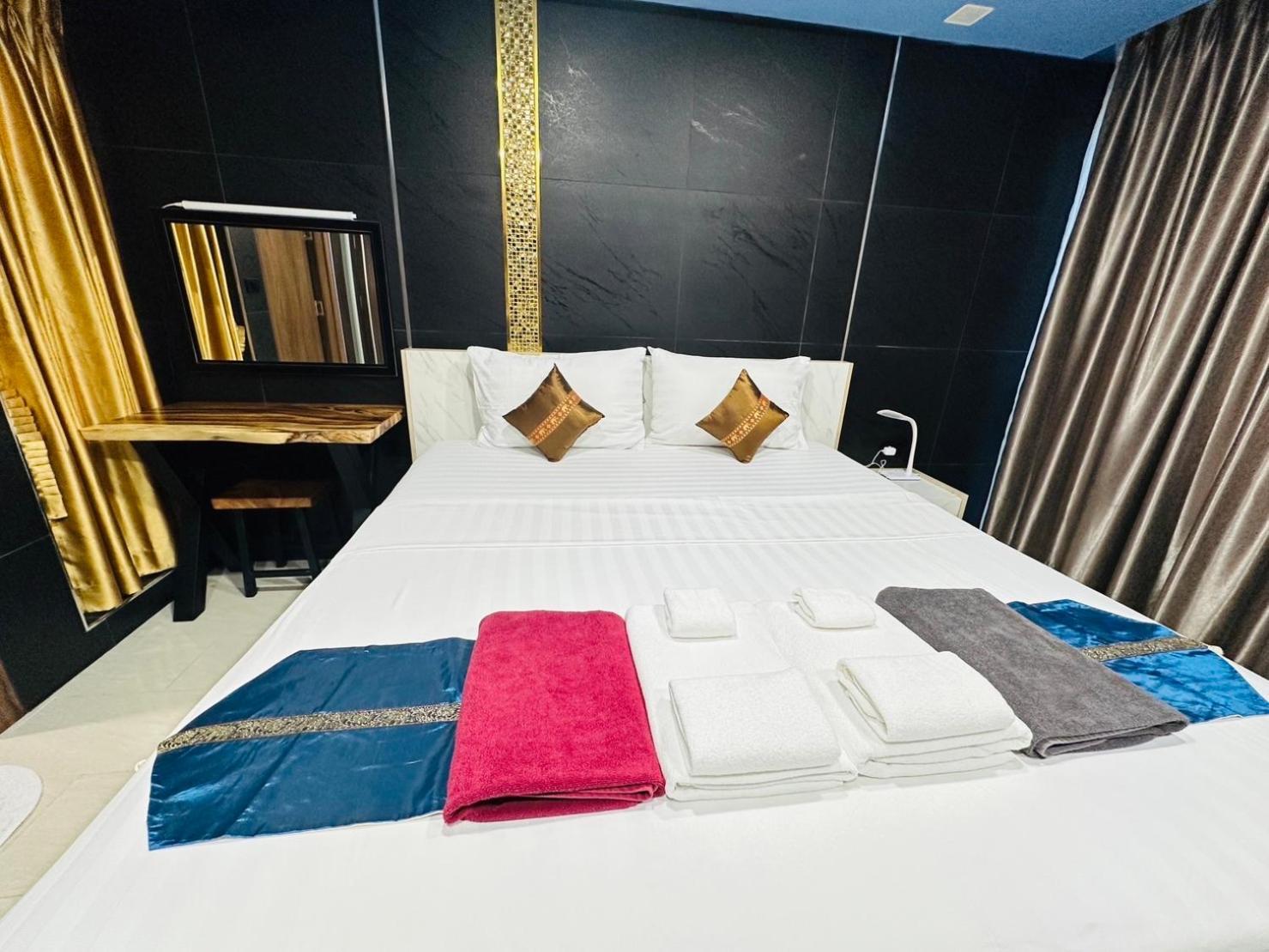 Luxury Business Suits In Grand Avenue By Pattaya City Estates 외부 사진